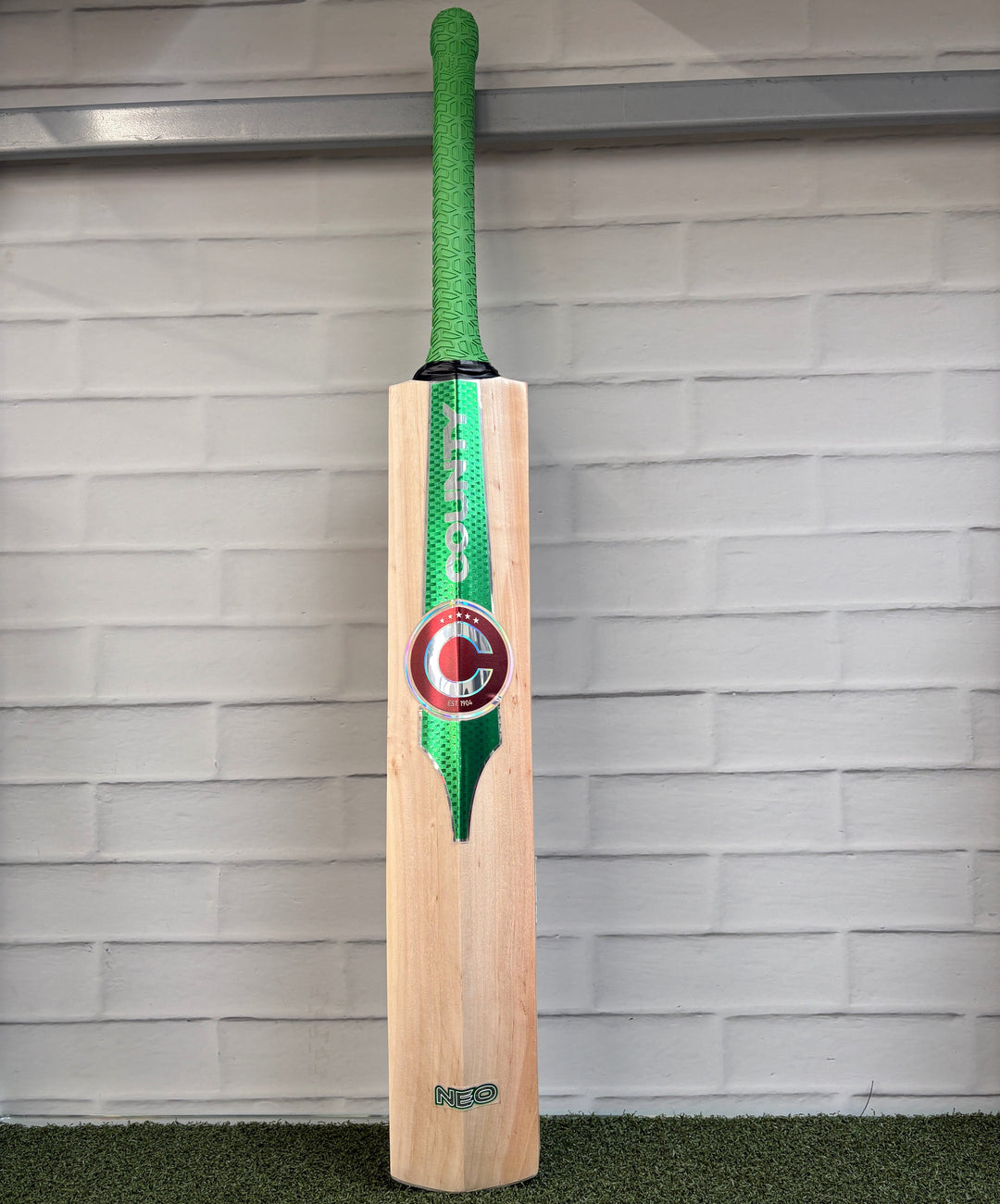 Hunts County Neo Surge Senior Cricket Bat 2026