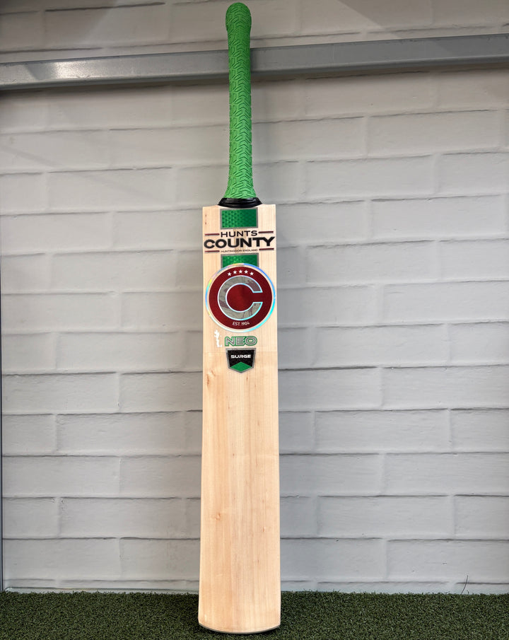 Hunts County Neo Surge Senior Cricket Bat 2026
